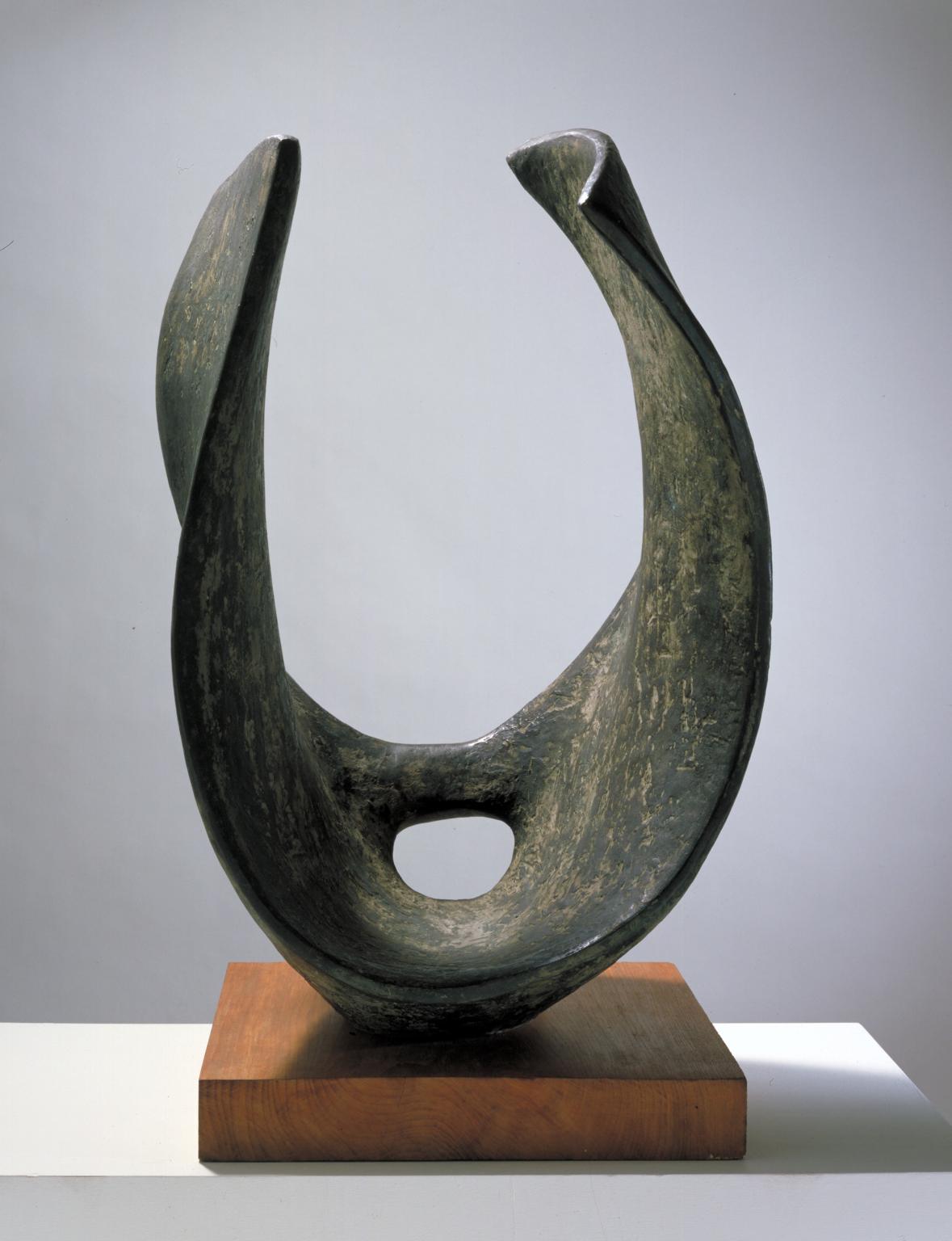 T00353: Curved Form (Trevalgan)