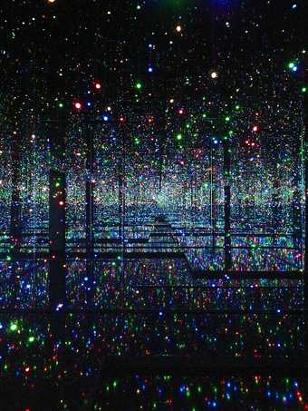 Yayoi Kusama Studio Infinity Mirrored Room – Filled with the Brilliance of Life 201